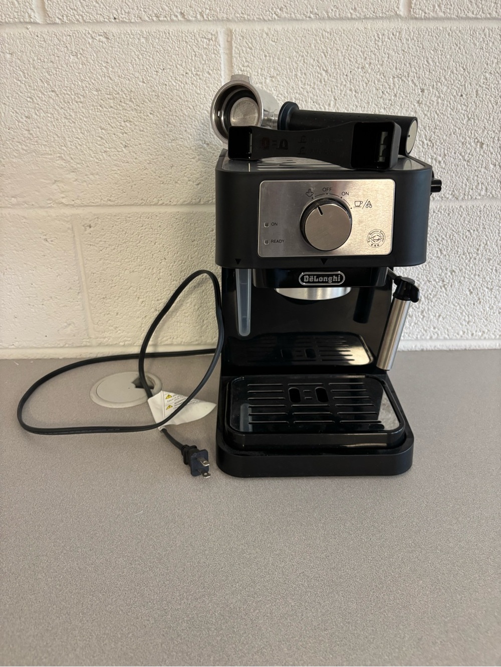 ☕️☕️Stilosa Espresso Machine by Delonghi - next to new!!☕️☕️